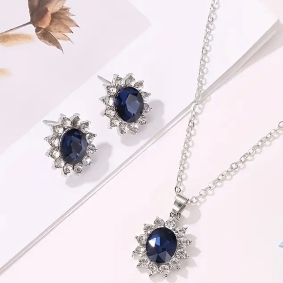 New Blue Saphirre color necklace and earrings set - Picture 4 of 6